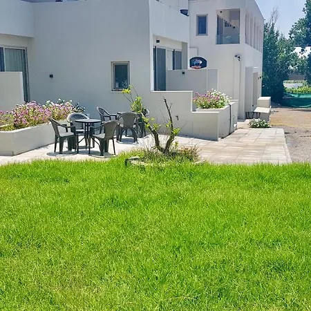 Pals Pefkos شقة فندقية