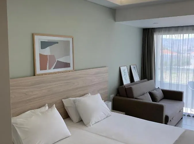 Aparthotel Pals Pefkos