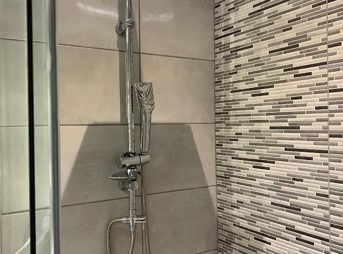 Pals Pefkos 公寓式酒店