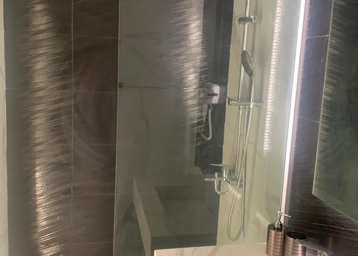 Pals Pefkos 公寓式酒店 3*