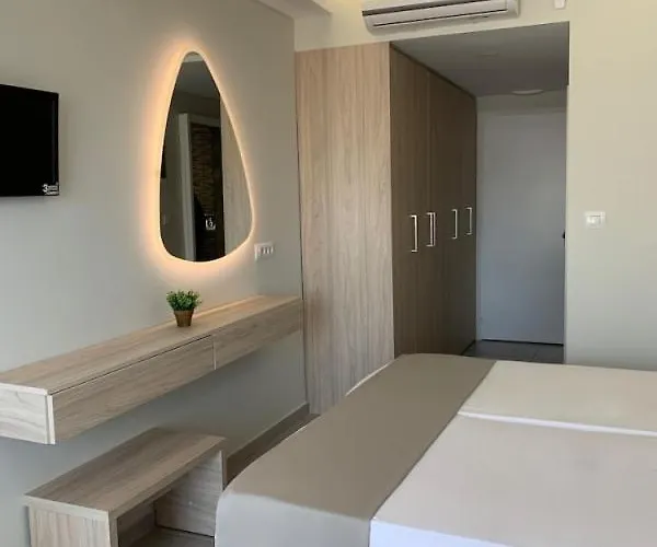 Pals Pefkos Aparthotel