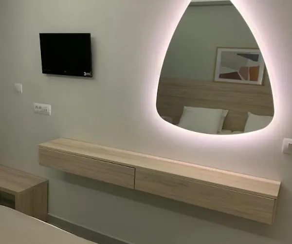 Pals Pefkos 公寓式酒店 Pefki