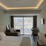 Pals Pefkos Aparthotel